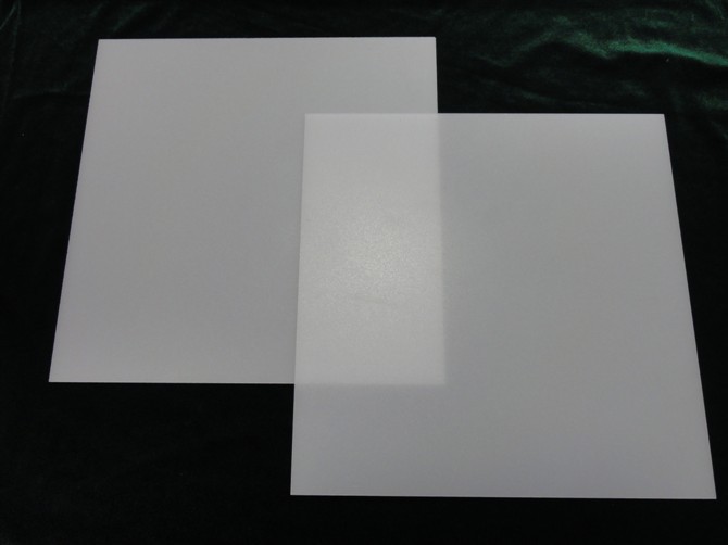 1、密度1.4g/cm透氧率4-4.5cm*mm/(m*24h*0.1mpa)主要用途:电子、食品、玩具、彩盒窗口、领托食品包裝、玩具盒、文具盒、礼品盒及手工具、五金類包裝