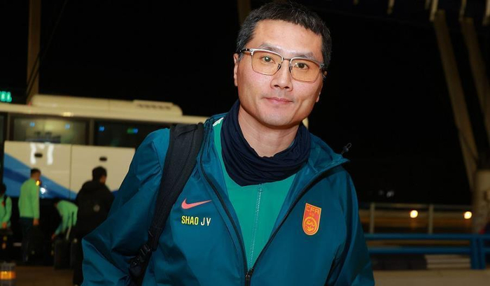 国足抵达悉尼展开首训备战库拉索与喀麦隆关键