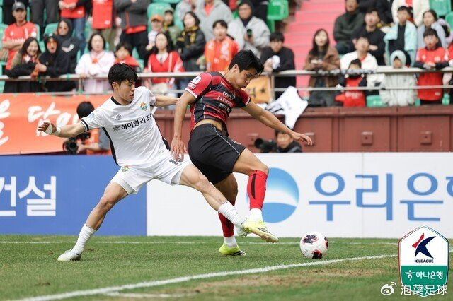 K1联赛浦项险胜江原 水原三星延续连胜势头 女足