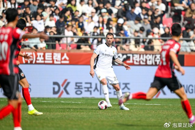 K1联赛浦项险胜江原 水原三星延续连胜势头 女足