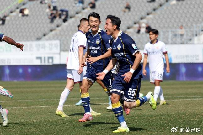 K1联赛浦项险胜江原 水原三星延续连胜势头 女足